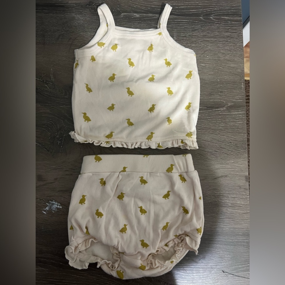 Kate Quinn little ducks set